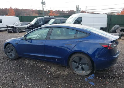 2021 Tesla Model 3 Standard Range Plus Rear-Wheel Drive z USA, uszkodzony, nr VIN 5YJ3E1EAXMF907545